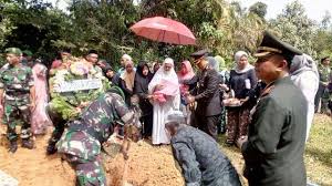 Kapolres Kampar Hadiri Pemakaman Serda Musaini